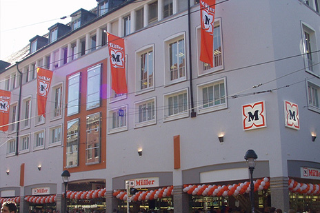 Alles zu den Jahren 2000 bis 2010 der Müller Unternehmensgeschichte