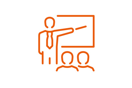 Icon eines Vortragenden vor Tafel und zwei Zuhörenden.