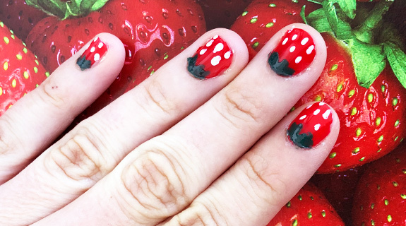 erdbeere-nagel-575x320-4-24428