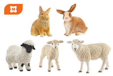 Schleich figúrky: dva králiky, dve jahňatá a ovca s realistickým detailným spracovaním.